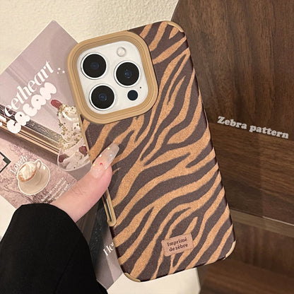Personalized zebra pattern is suitable for iphone16 Apple 17 mobile phone case 15promax retro 14 suede 13 generation hair