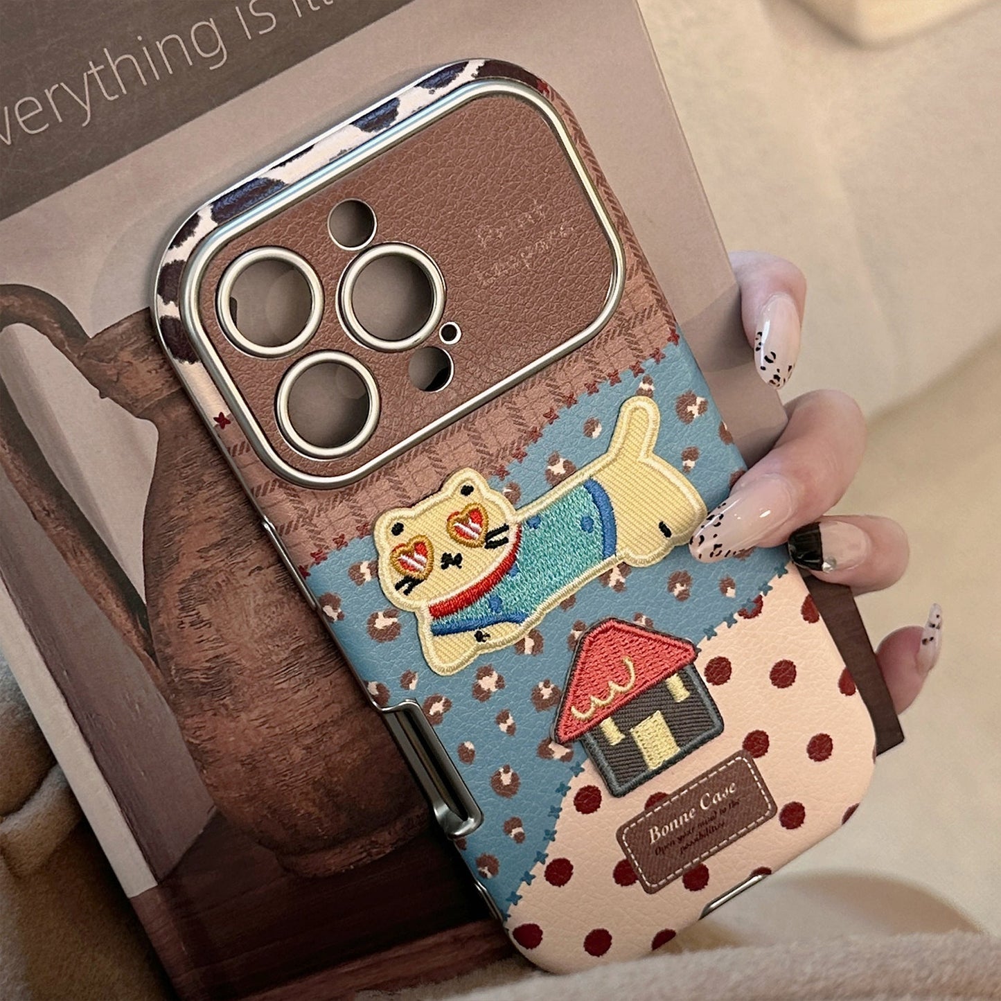 Leopard print cat is suitable for iphone17promax Apple 16 mobile phone case 15 anti-drop 17 leather retro cartoon 12