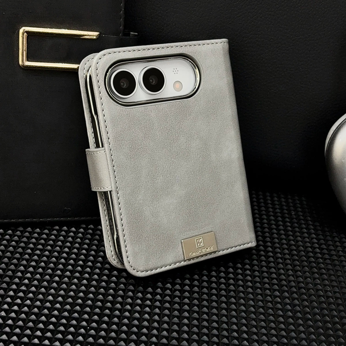 2 in 1 Detachable Magnetic Flip Cards Solt Wallet Leather Case for iPhone Ultra 18 Fold for Magsafe Shockproof Skin Feel Cover