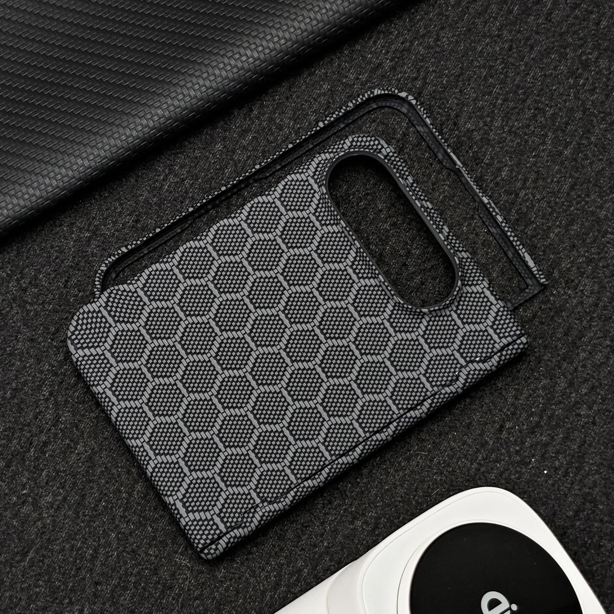 Aramid Fiber Case For iPhone Duo iPhone Ultra 18 Fold Carbon Fiber Texture Slim Hard Shockproof Full Protective Fold Phone Cover