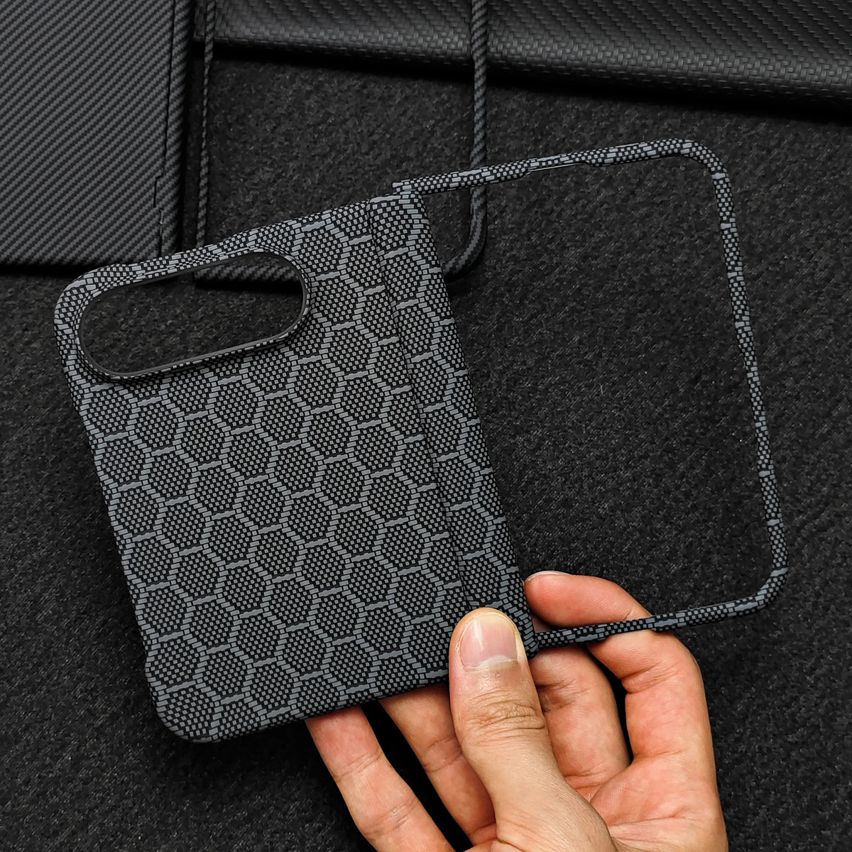 Aramid Fiber Case For iPhone Duo iPhone Ultra 18 Fold Carbon Fiber Texture Slim Hard Shockproof Full Protective Fold Phone Cover